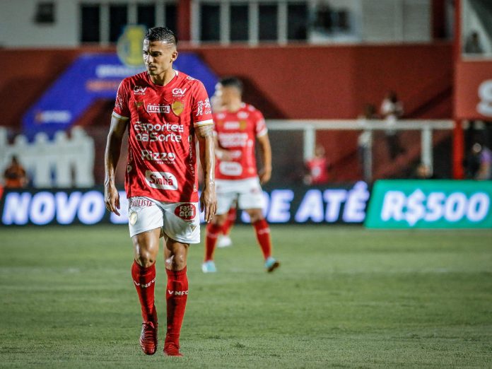 Guilherme Parede sofre lesão e deve desfalcar o Vila Nova no resto da temporada Guilherme Parede sofre lesão e deve desfalcar o Vila Nova no resto da temporada