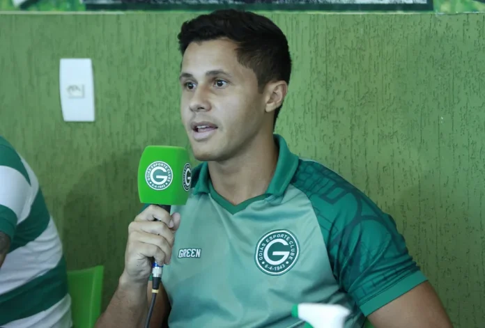 Eduardo Pinheiro será mantido como diretor de base, mesmo com novo estatuto no Goiás