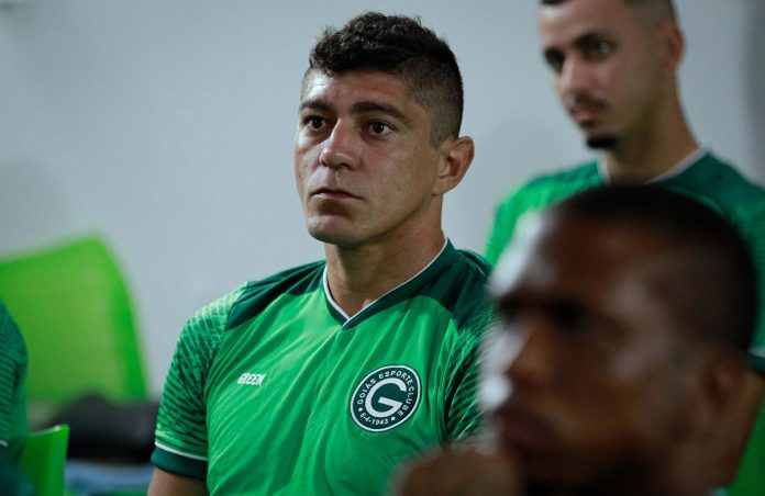 Edson Felipe é regularizado no Goiás, mas ainda não está apto a estrear Edson Felipe é regularizado no Goiás, mas ainda não está apto a estrear