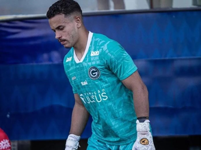 Goiás empresta goleiro para o Trindade, que vai disputar a Divisão de Acesso Goiás empresta goleiro para o Trindade, que vai disputar a Divisão de Acesso