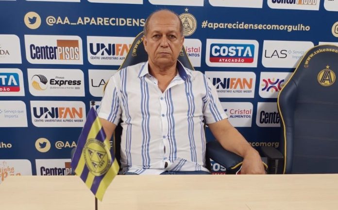 Wilson Queiroz Brasil é aclamado como o novo presidente da Aparecidense Wilson Queiroz Brasil é aclamado como o novo presidente da Aparecidense