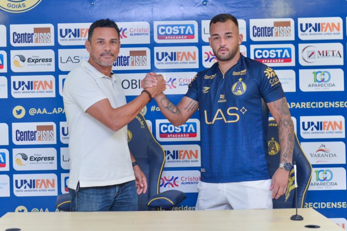 Ex-Dragão, atacante é anunciado oficialmente pela Aparecidense Ex-Dragão, atacante é anunciado oficialmente pela Aparecidense