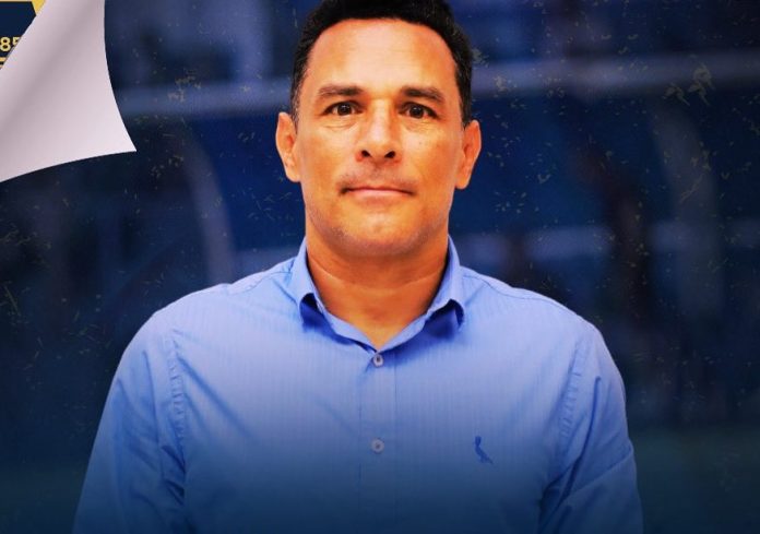 Túlio Lustosa assume oficialmente o cargo de diretor de futebol da Aparecidense Túlio Lustosa assume oficialmente o cargo de diretor de futebol da Aparecidense