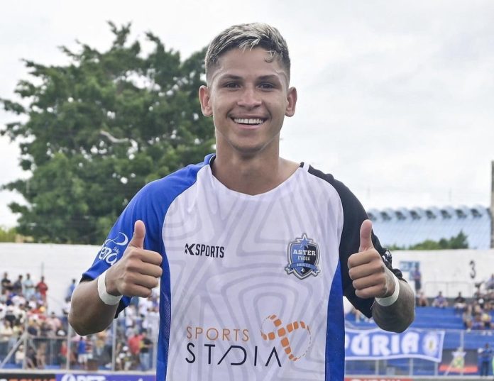 Vila Nova anuncia contratações de atacante sensação da Copinha e goleiro do Grêmio Vila Nova anuncia contratações de atacante sensação da Copinha e goleiro do Grêmio