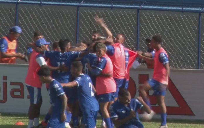 Goaituba comemora vitória sobre Jataiense