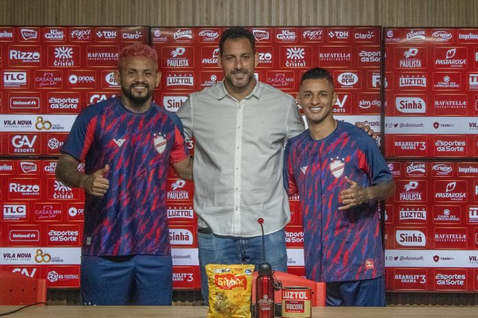 Novas adições no Vila Nova, Roberto e Sandrinho mesclam experiência e juventude Novas adições no Vila Nova, Roberto e Sandrinho mesclam experiência e juventude