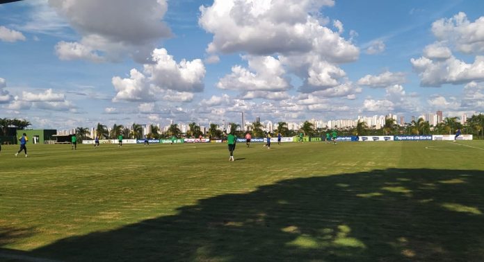 No CT Edmo Pinheiro, Goiás e Iporá empatam em jogo-treino sem gols No CT Edmo Pinheiro, Goiás e Iporá empatam em jogo-treino sem gols