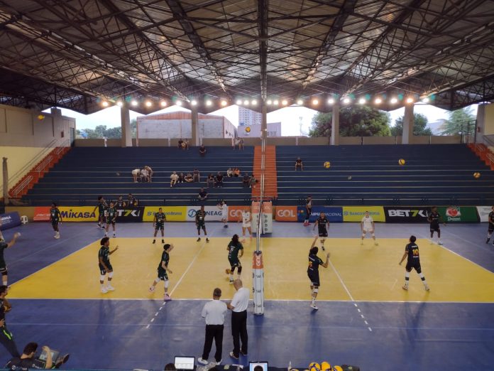 Saneago/Goiás vira para cima do Maringá e inicia Superliga B Masculina com vitória Saneago/Goiás vira para cima do Maringá e inicia Superliga B Masculina com vitória