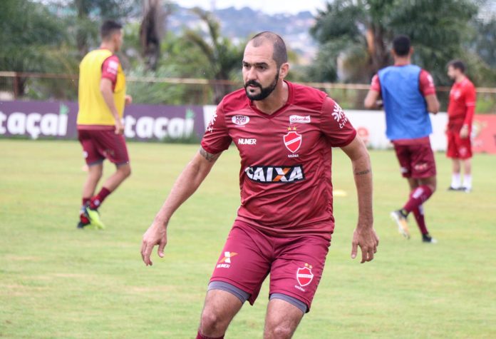 Justiça pede bloqueio de quase R$ 250 mil nas contas do Vila Nova, por dívida com Danilo Justiça pede bloqueio de quase R$ 250 mil nas contas do Vila Nova, por dívida com Danilo