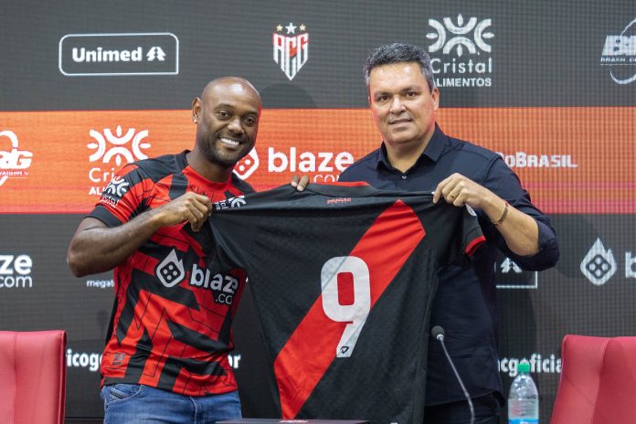 vagner love apresentado atlético-go