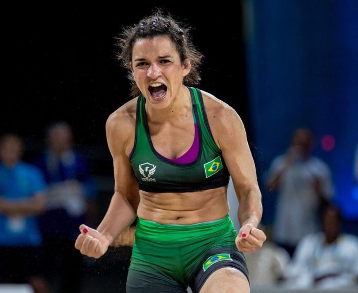 Kamila Barbosa se emociona sobre erro de arbitragem no México: 