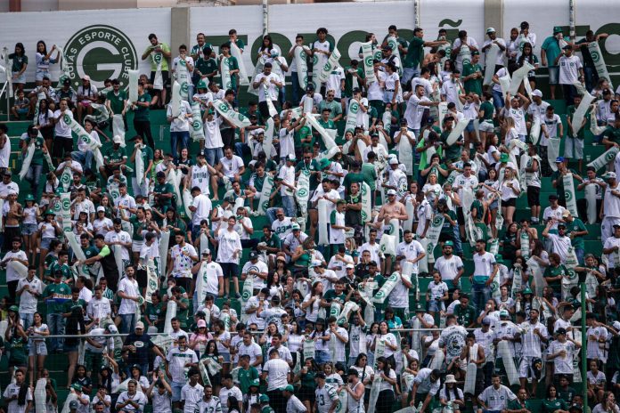 Torcida Goiás Serrinha 01 Isabela Azine EG Goiás inicia venda de ingressos para estreia em casa na Série B, contra a Ponte Preta
