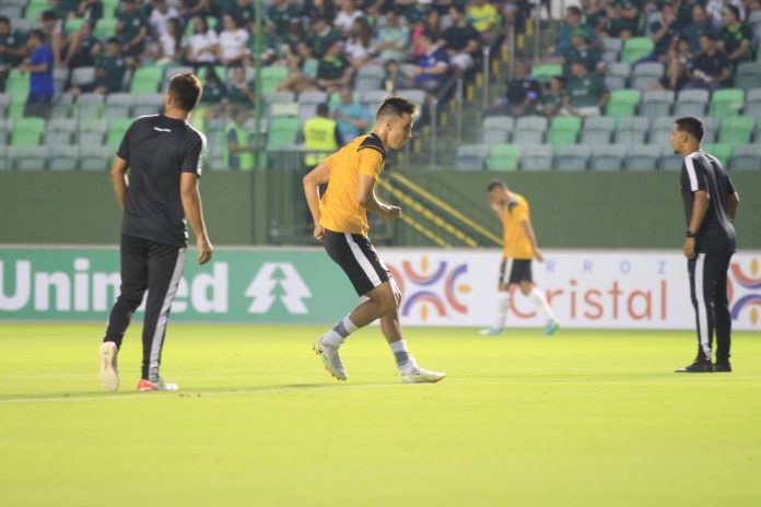 Com lesão na coxa, Daniel de Pauli desfalca o Goiânia contra Crac e Vila Nova Com lesão na coxa, Daniel de Pauli desfalca o Goiânia contra Crac e Vila Nova