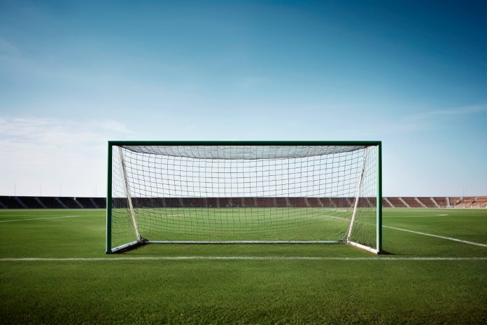 trave gol campo
