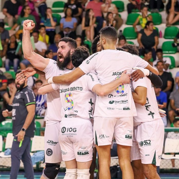 Goiás vence em Brasília e fica a uma vitória do acesso para a Superliga Goiás vence em Brasília e fica a uma vitória do acesso para a Superliga