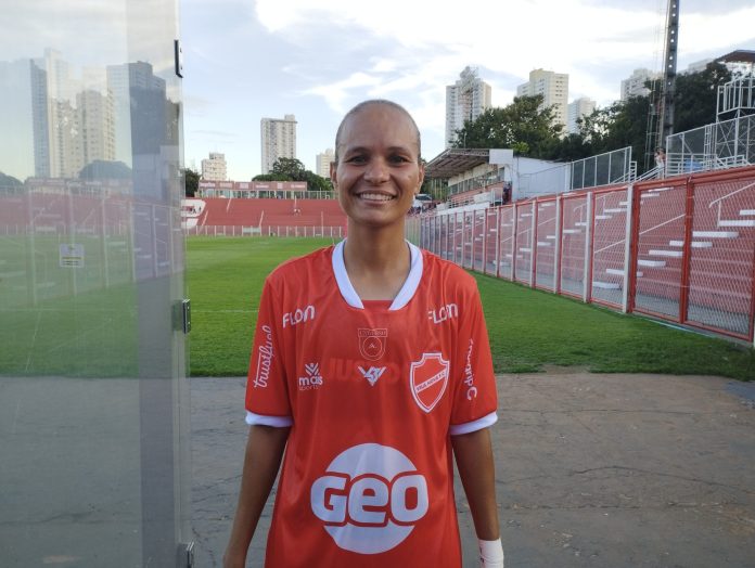 Samara projeta entrosamento no Vila Nova e relata surpresa com goleada diante do Aliança Samara projeta entrosamento no Vila Nova e relata surpresa com goleada diante do Aliança