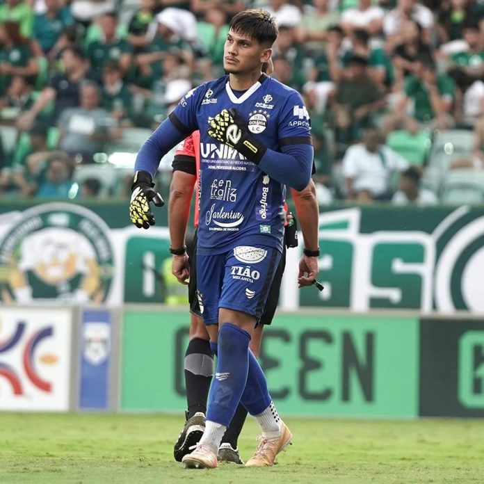 Atlético-GO volta a emprestar goleiro para o Trindade, após passagem pelo Goiânia Atlético-GO volta a emprestar goleiro para o Trindade, após passagem pelo Goiânia