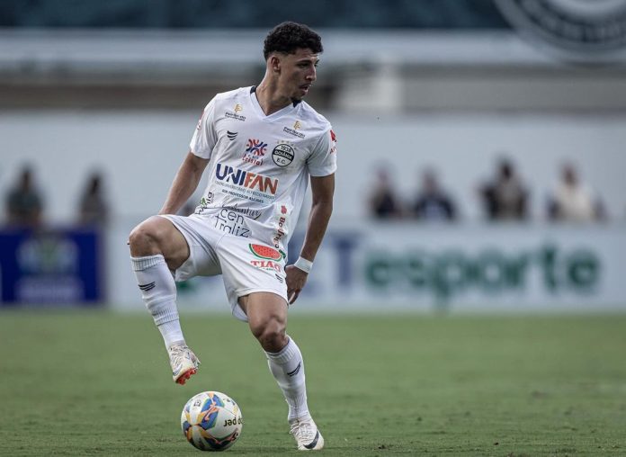 Lateral do Goiânia acerta com o Volta Redonda e vai jogar a Série C na temporada Lateral do Goiânia acerta com o Volta Redonda e vai jogar a Série C na temporada