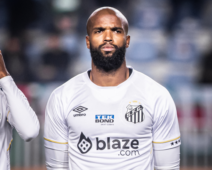 Em dia movimentado, Goiás também se aproxima da contratação do zagueiro Messias Em dia movimentado, Goiás também se aproxima da contratação do zagueiro Messias