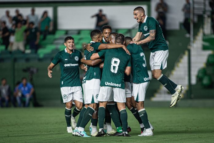 Elenco Goiás gol Ituano Foto Isabela Azine E G