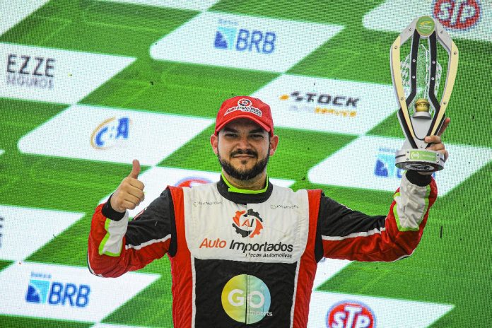 José Neto sobe ao pódio em Cascavel