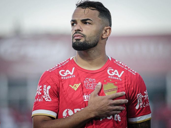 Eric, lateral do Vila Nova