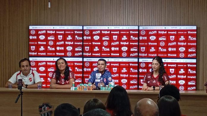 Vila Nova/Universo apresenta elenco oficial da Superliga C feminina 2024