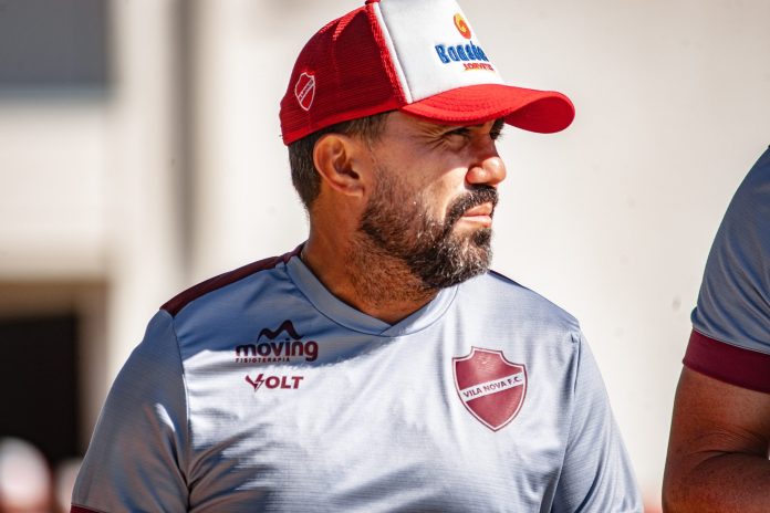 Luizinho Lopes Técnico Vila Foto Vila (2)