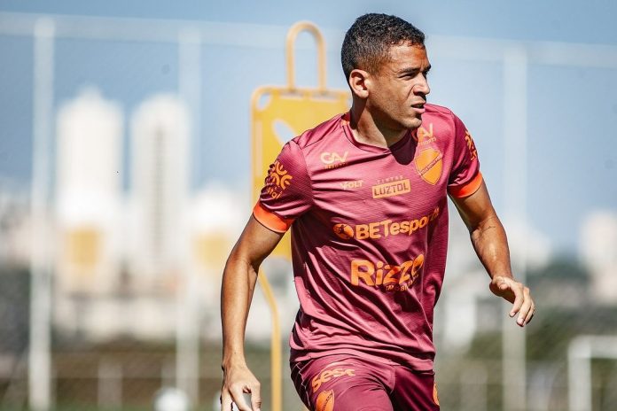 Faltam 3️⃣ dias_ 🇦🇹__Mais um treino pela manhã no CT enquanto o jogo contra o Paysandu se aproxima. __📸 _betocorreaphoto ___TIMEDOPOVO(JPG)