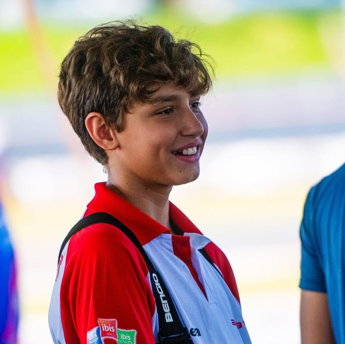 Theo Salomão, jovem kartista/piloto goiano