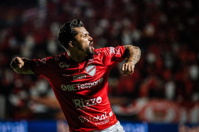 Alesson vibra em Vila Nova 3x2 Chapecoense - 27ª rodada da Série B 2024