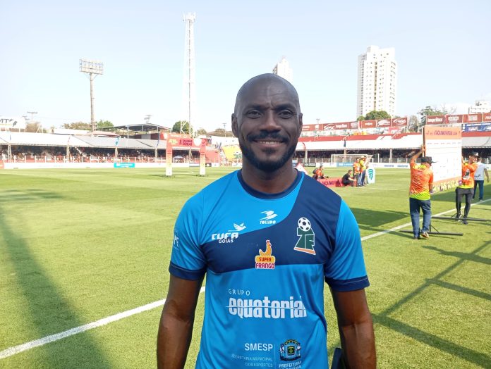 Paulão (Paulo Sérgio), técnico do ACG feminino e do Novo Mundo na Taça das Favelas 2024