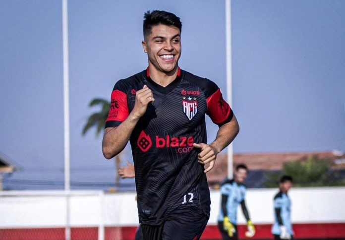 Roni, lateral-direito / volante do Atlético-GO na Série A 2024