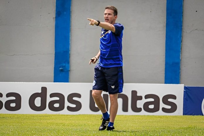 Gerson Gusmão, treinador da Aparecidense em 2025
