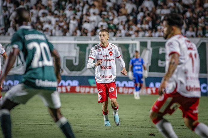 João Lucas em Goiás 0x1 Vila Nova - 31ª rodada da Série B 2024