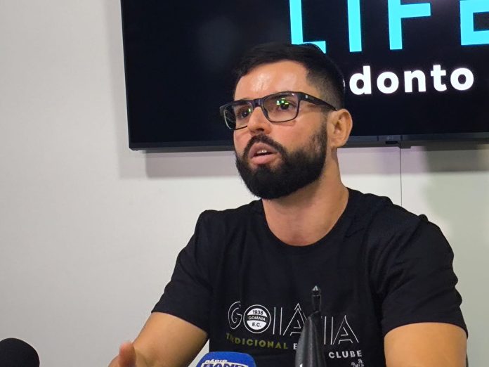 LUAN CARLOS TÉCNICO GOIÂNIA FOTO WILLIAN ROMMEL EG
