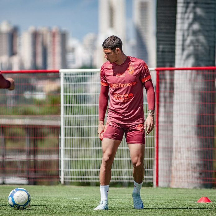 Gustavo Sarjani treino Vila Nova