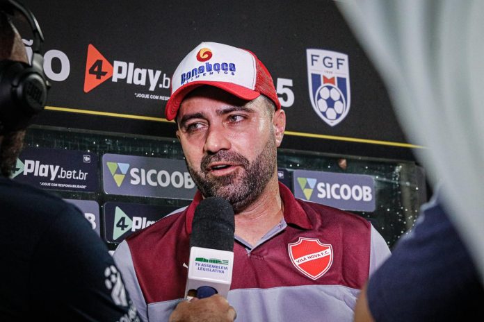 Rafael Lacerda antes de Vila Nova 1x0 Aparecidense - 1ª rodada do Goianão 2025