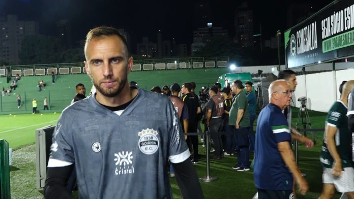Rafael Pin goleiro Goiânia