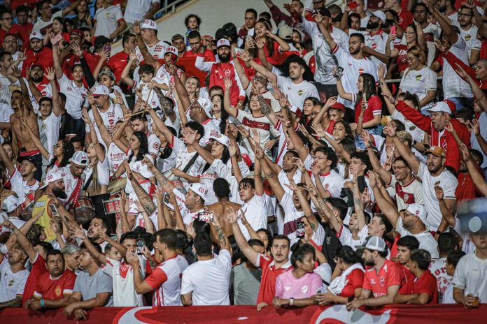 Torcida colorada em Vila Nova 1x0 Aparecidense - 1ª rodada do Goianão 2025