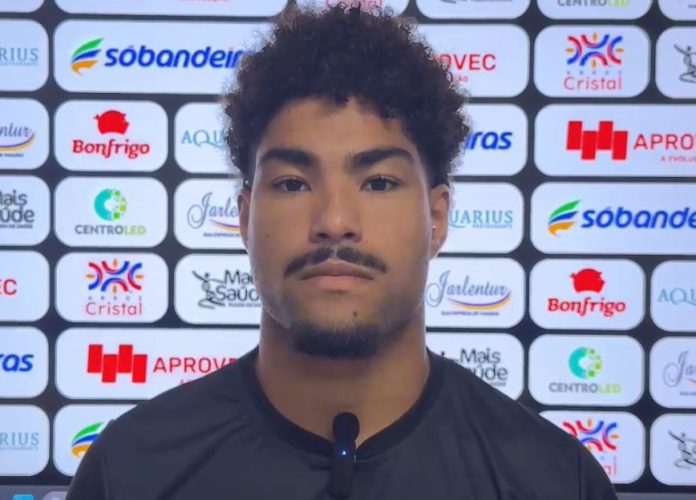 Vinícius Lucas, volante do Goiânia EC no Goianão 2025