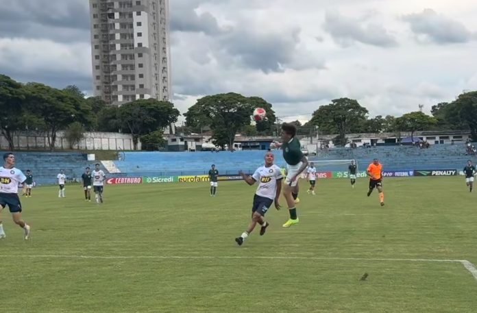 Willie marca em Goiás 1x0 Inter de Minas-MG - 1ª rodada da Copinha 2025