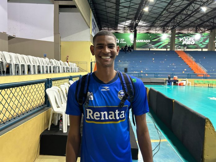 adriano xavier ponteiro vôlei renata