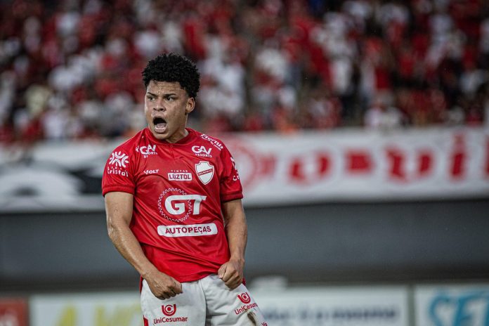 Emerson Urso comemora em Vila Nova 1x0 Goiás, pela 6ª rodada do Goianão 2025 Emerson Urso