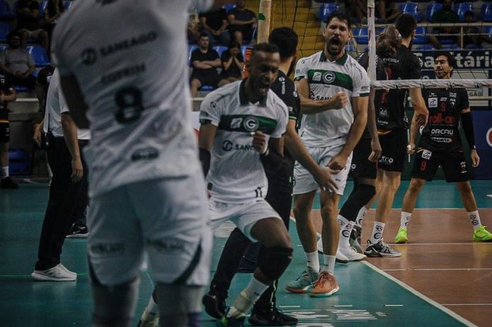 Rodrigo Leandro comemora em Apan Blumenau 1x3 Saneago Goiás Vôlei - 15ª rodada da Superliga A masculina 2024-2025