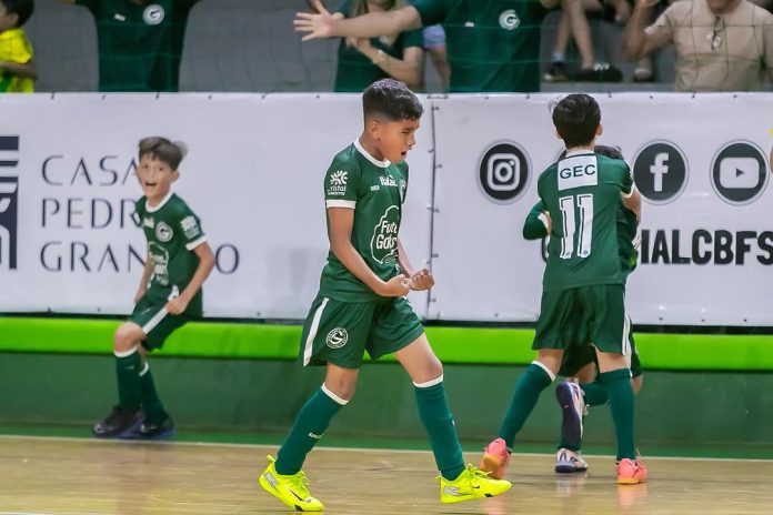 03 Goiás futsal 3 x 1 Fluminense Taça Brasil futsal sub-9 - Foto Fernando Teramatsu - CBFS
