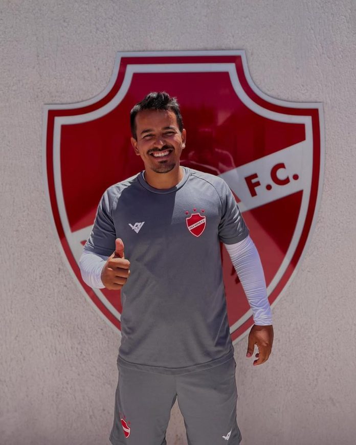 Arthur Reis, novo técnico do Vila Nova sub15 em 2025