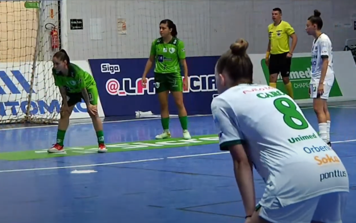Captura de tela 2025-04-13 100123 foto da partida entre resenhas e female futsal pela liga feminina de futsal 2025