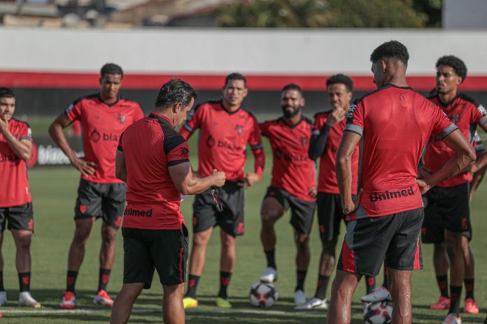 ELENCO ATLÉTICO-GO TREINAMENTO ABRIL