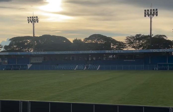 Estádio Aníbal Batista de Toledo, em Aparecida de Goiânia